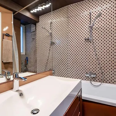 Modern - * Bukarest