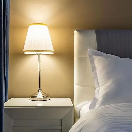 Modern - * Bukareszt