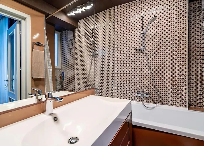 Modern - * بوخارست